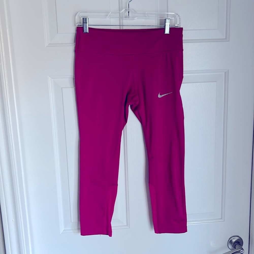 Nike Running Leggings Women’s Small Magenta 3/4 Length